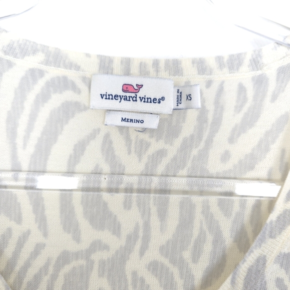 Vineyard Vines Superfine Merino Wool Animal Print V-Neck Sweater, size XS - Picture 5 of 13